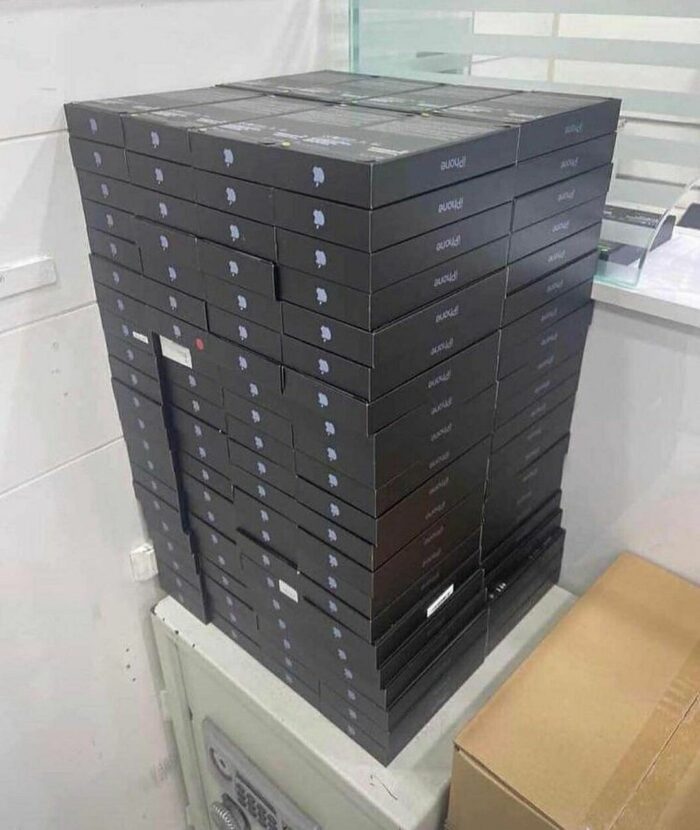 iPhone liquidation pallets